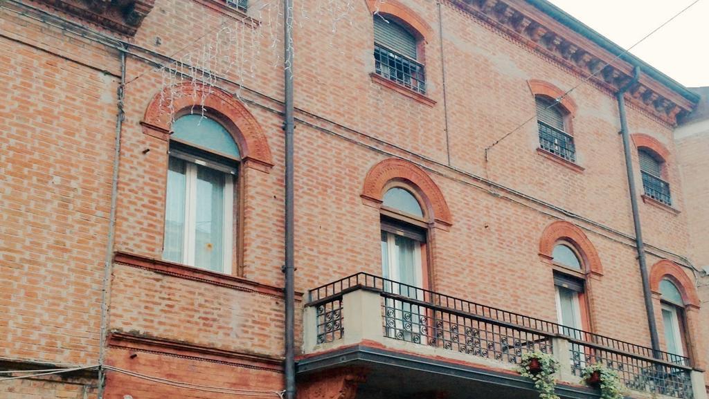 Palazzo Spada - Attico Con Terrazza Vista Fiume In Centro Codigoro Luaran gambar