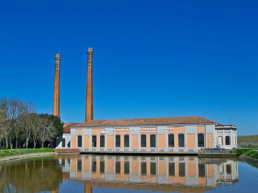 Palazzo Spada - Attico Con Terrazza Vista Fiume In Centro Codigoro Luaran gambar