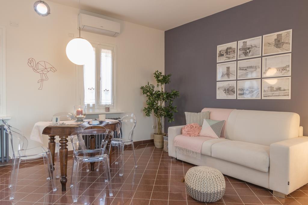 Palazzo Spada - Attico Con Terrazza Vista Fiume In Centro Codigoro Luaran gambar