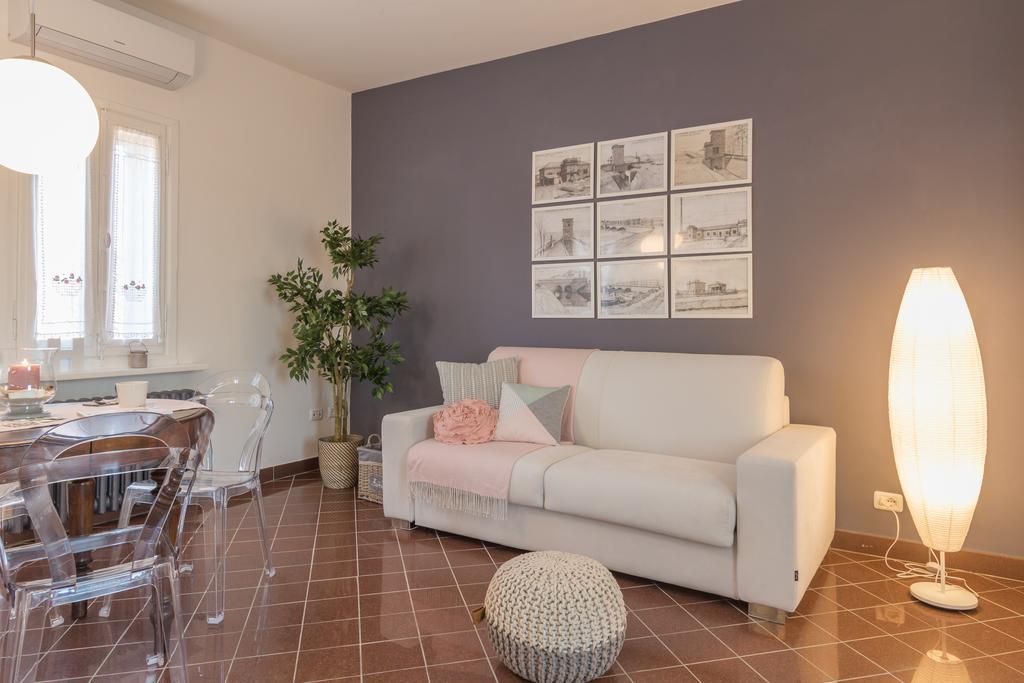 Palazzo Spada - Attico Con Terrazza Vista Fiume In Centro Codigoro Luaran gambar